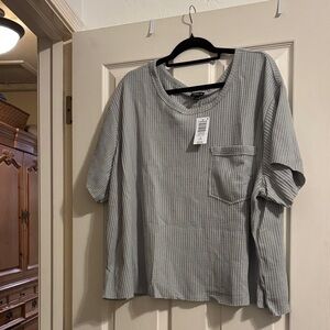 Torrid crew neck crop pocket tee